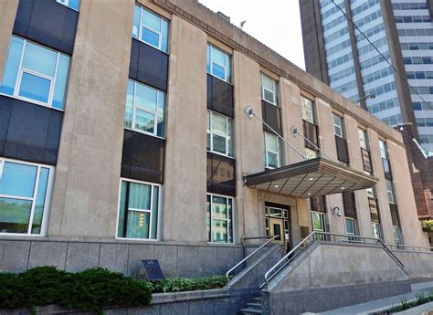 Hotels near U.S. Consulate General Toronto, Toronto .